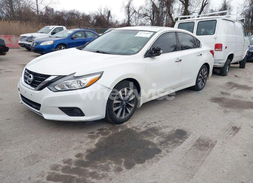 Photo 2 of 2016 Nissan Altima 2.5 SV (VIN 1N4AL3AP1GC273844)