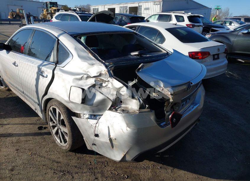 Photo 6 of 2016 Nissan Altima 2.5 SR (VIN 1N4AL3AP1GC293348)