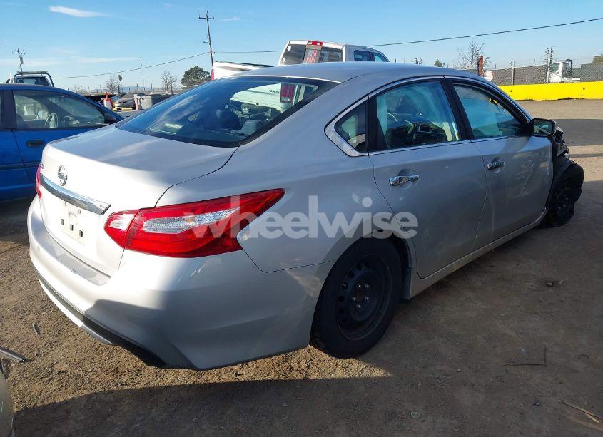 Photo 4 of 2016 Nissan Altima 2.5/2.5 S/2.5 SL/2.5 SR/2.5 SV (VIN 1N4AL3AP1GN326739)