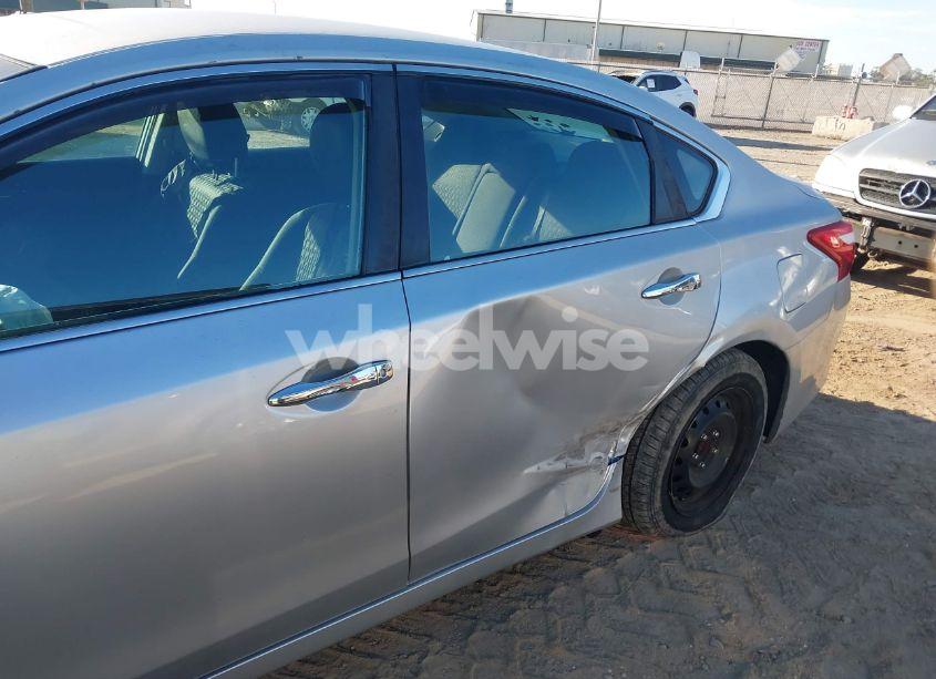 Photo 6 of 2016 Nissan Altima 2.5/2.5 S/2.5 SL/2.5 SR/2.5 SV (VIN 1N4AL3AP1GN351348)