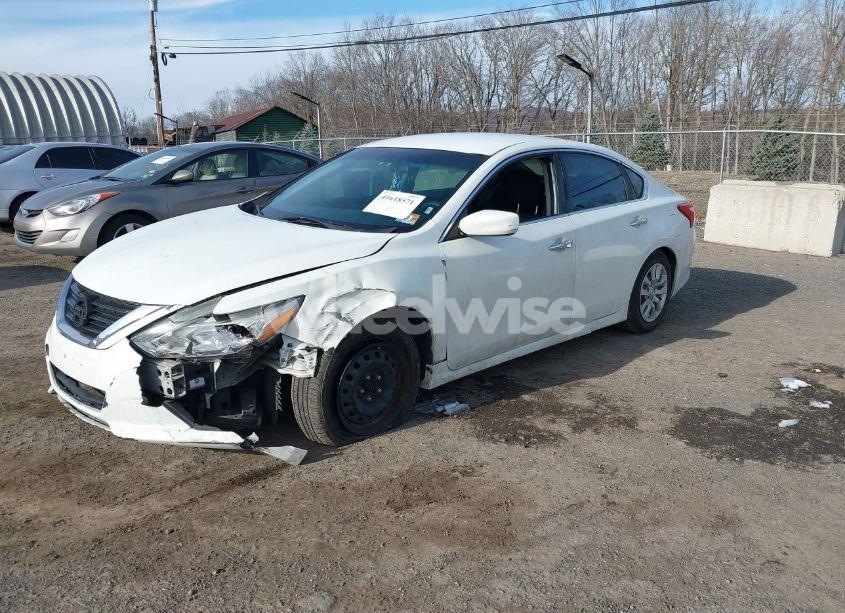 Photo 2 of 2016 Nissan Altima 2.5/2.5 S/2.5 SL/2.5 SR/2.5 SV (VIN 1N4AL3AP1GN355514)