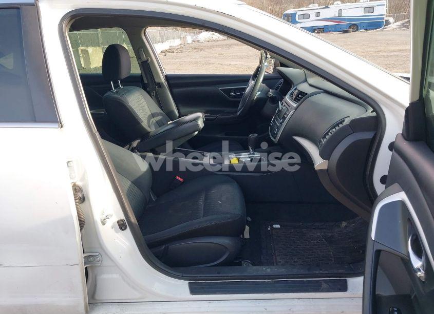 Photo 5 of 2016 Nissan Altima 2.5/2.5 S/2.5 SL/2.5 SR/2.5 SV (VIN 1N4AL3AP1GN355514)