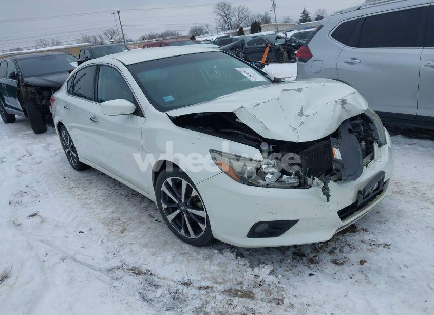 2016 Nissan Altima 2.5 SR (VIN 1N4AL3AP1GN383538) main photo