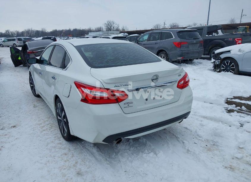 Photo 16 of 2016 Nissan Altima 2.5 SR (VIN 1N4AL3AP1GN383538)