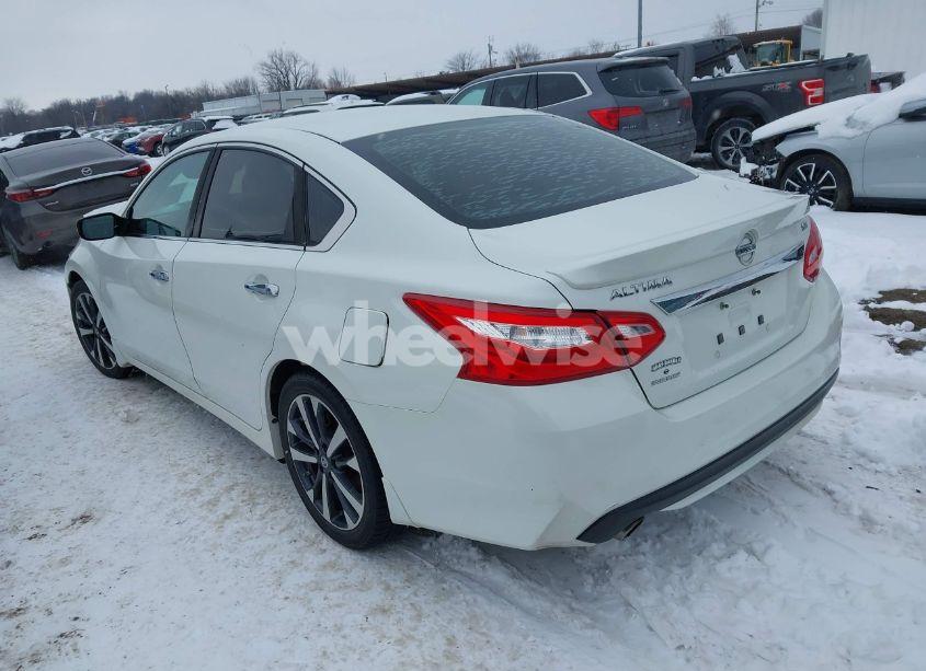 Photo 3 of 2016 Nissan Altima 2.5 SR (VIN 1N4AL3AP1GN383538)