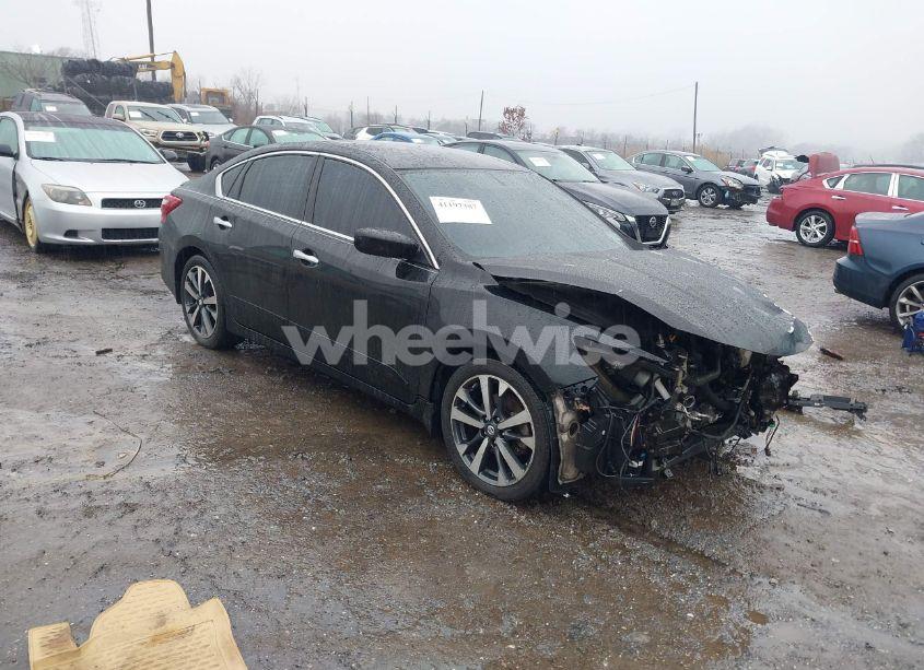 2017 Nissan Altima 2.5 SR (VIN 1N4AL3AP1HC120222) main photo