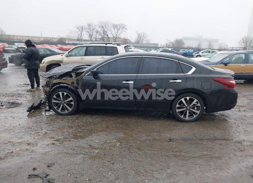 Photo 15 of 2017 Nissan Altima 2.5 SR (VIN 1N4AL3AP1HC120222)