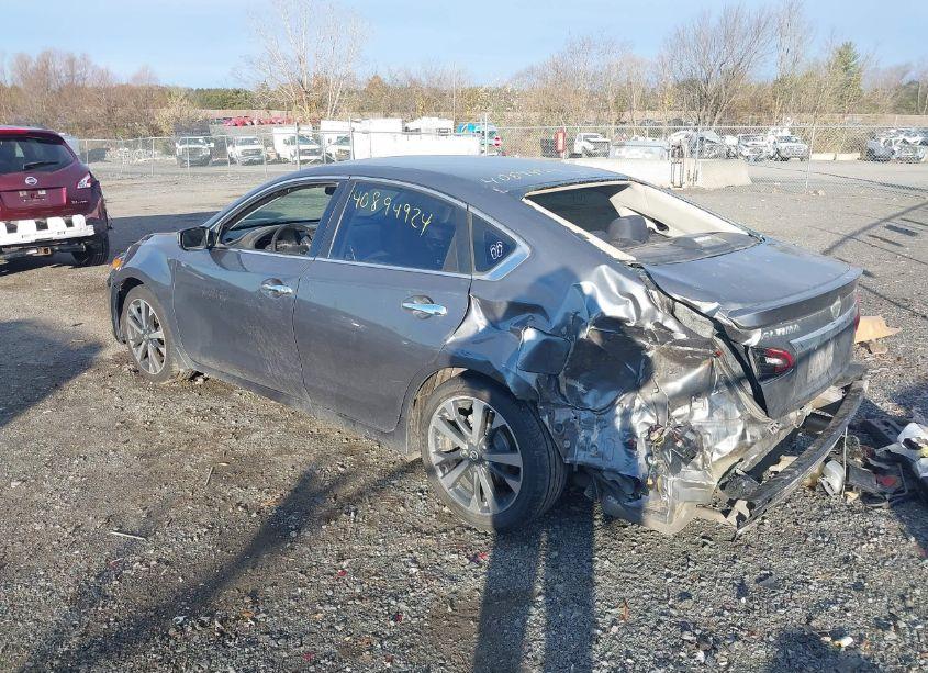 Photo 3 of 2017 Nissan Altima 2.5 SR (VIN 1N4AL3AP1HC122164)