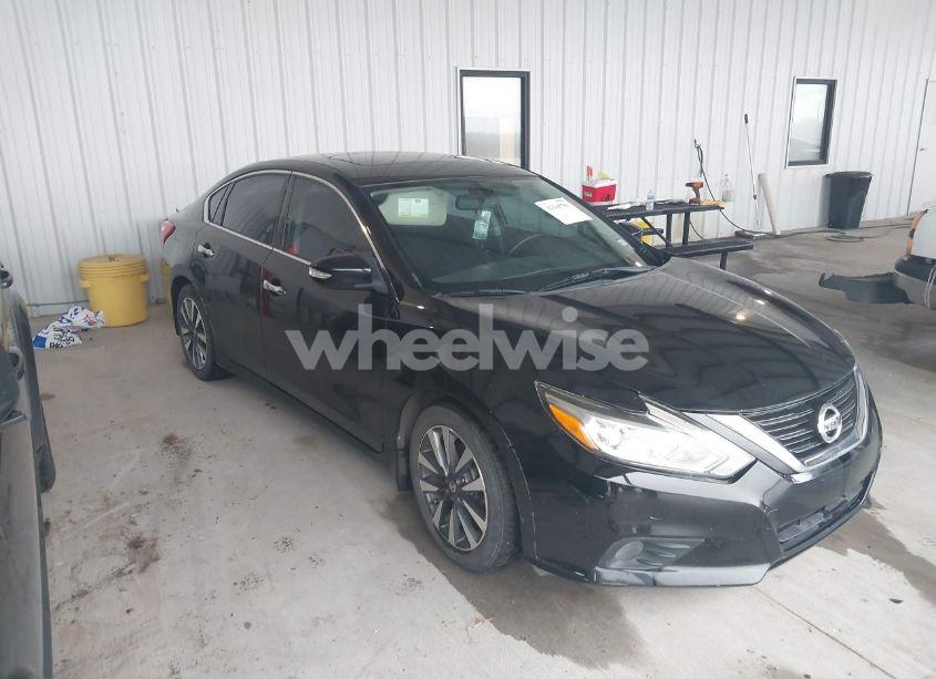 2017 Nissan Altima 2.5 SV (VIN 1N4AL3AP1HC129065) main photo