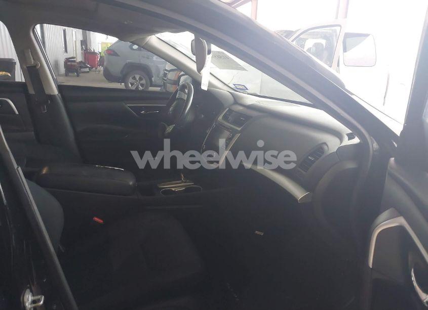 Photo 5 of 2017 Nissan Altima 2.5 SV (VIN 1N4AL3AP1HC129065)