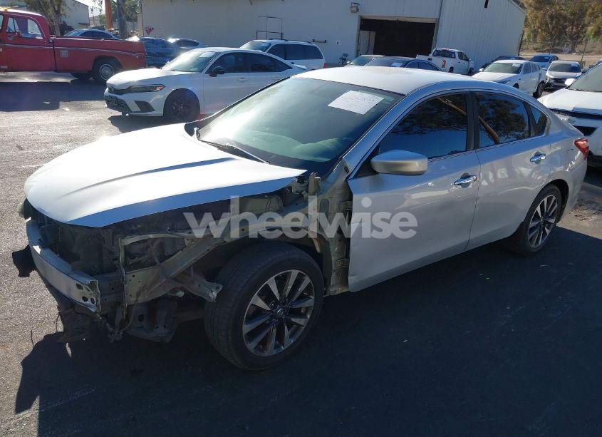 Photo 2 of 2017 Nissan Altima 2.5 SV (VIN 1N4AL3AP1HC153401)