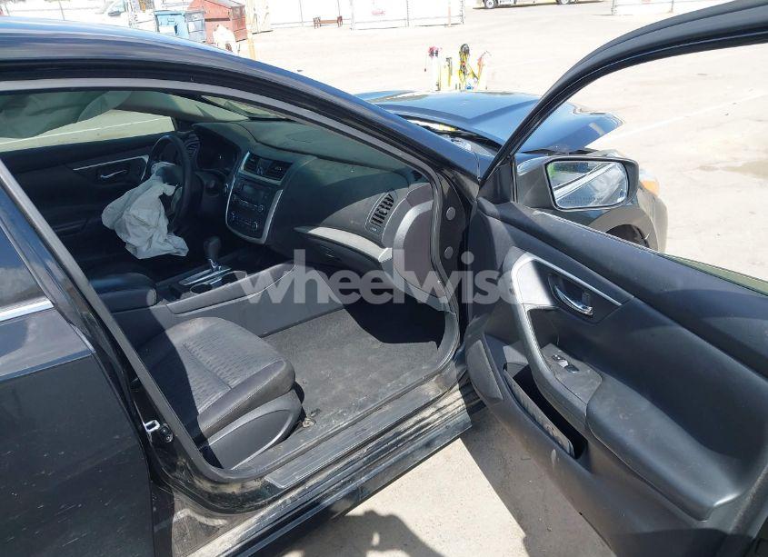 Photo 5 of 2017 Nissan Altima 2.5 (VIN 1N4AL3AP1HC154550)