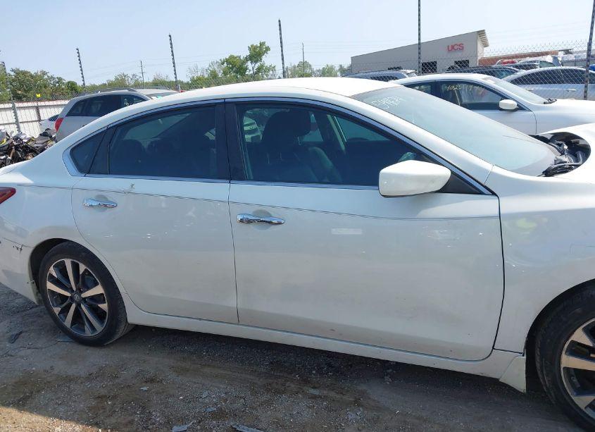 Photo 13 of 2017 Nissan Altima 2.5 SR (VIN 1N4AL3AP1HC160249)