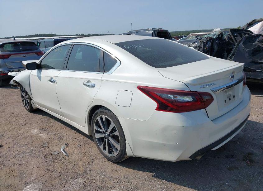 Photo 3 of 2017 Nissan Altima 2.5 SR (VIN 1N4AL3AP1HC160249)