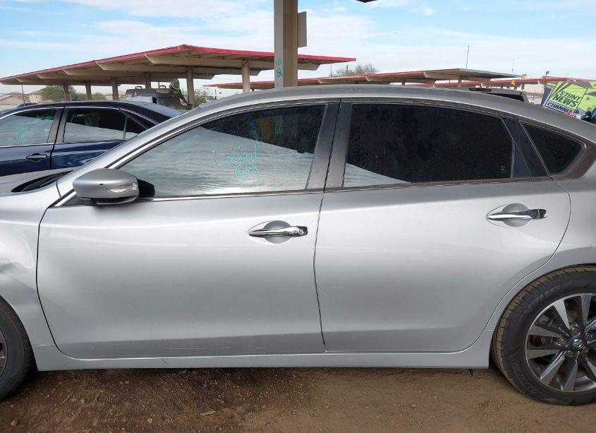 Photo 13 of 2017 Nissan Altima 2.5 SL (VIN 1N4AL3AP1HC162213)