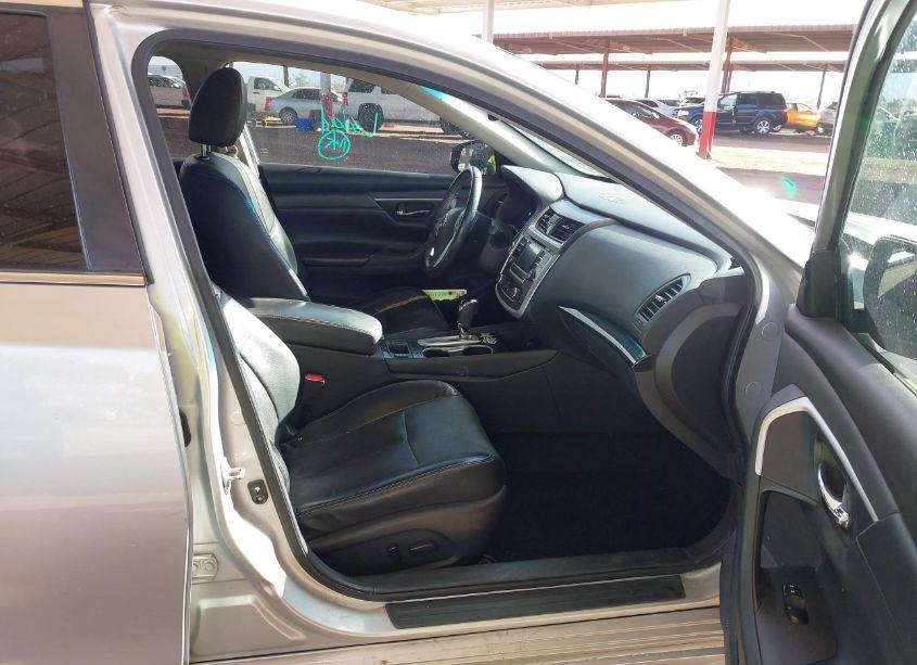 Photo 5 of 2017 Nissan Altima 2.5 SL (VIN 1N4AL3AP1HC162213)