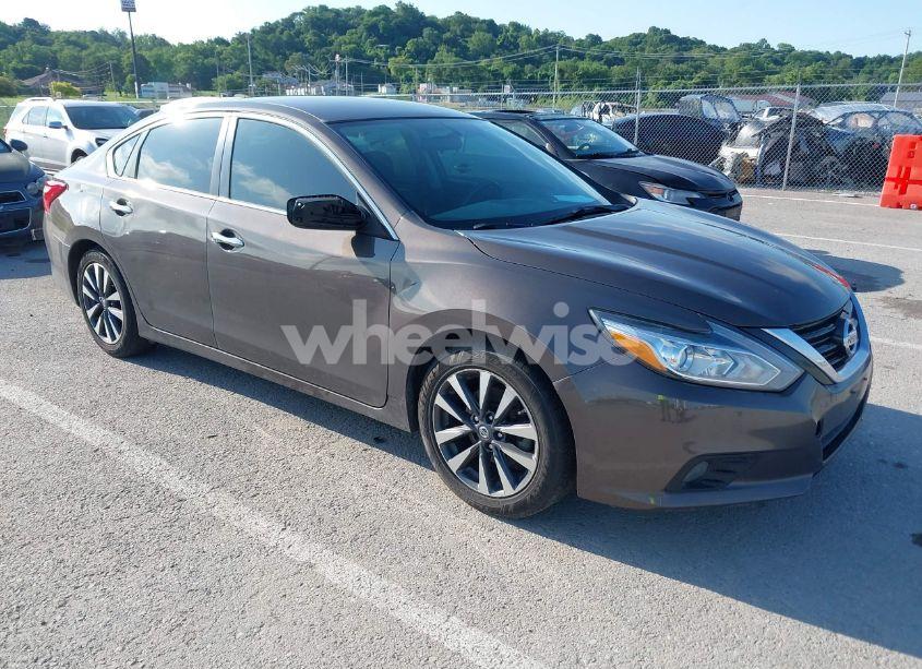 2017 Nissan Altima 2.5 SV (VIN 1N4AL3AP1HC170201) main photo