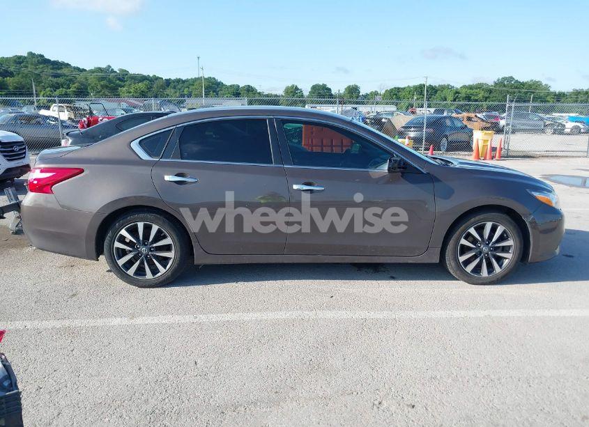 Photo 13 of 2017 Nissan Altima 2.5 SV (VIN 1N4AL3AP1HC170201)