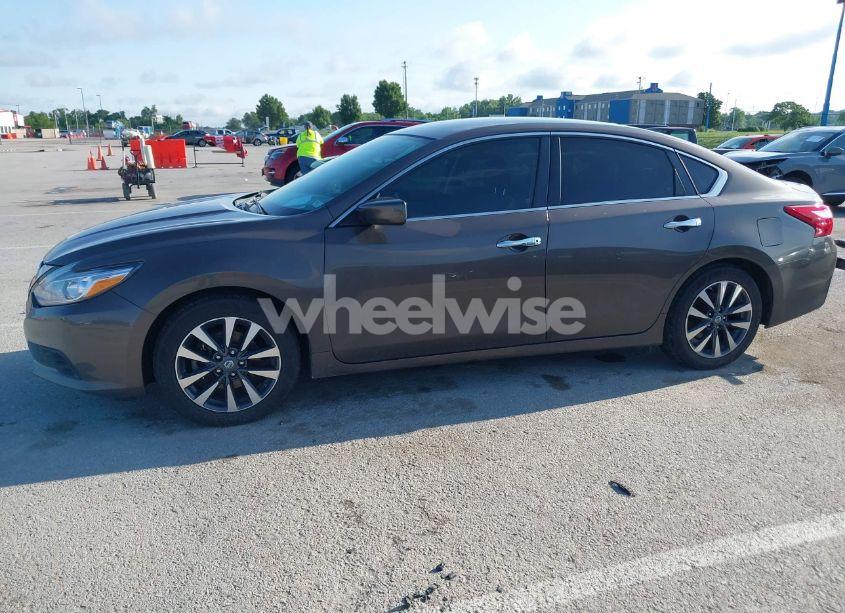 Photo 14 of 2017 Nissan Altima 2.5 SV (VIN 1N4AL3AP1HC170201)