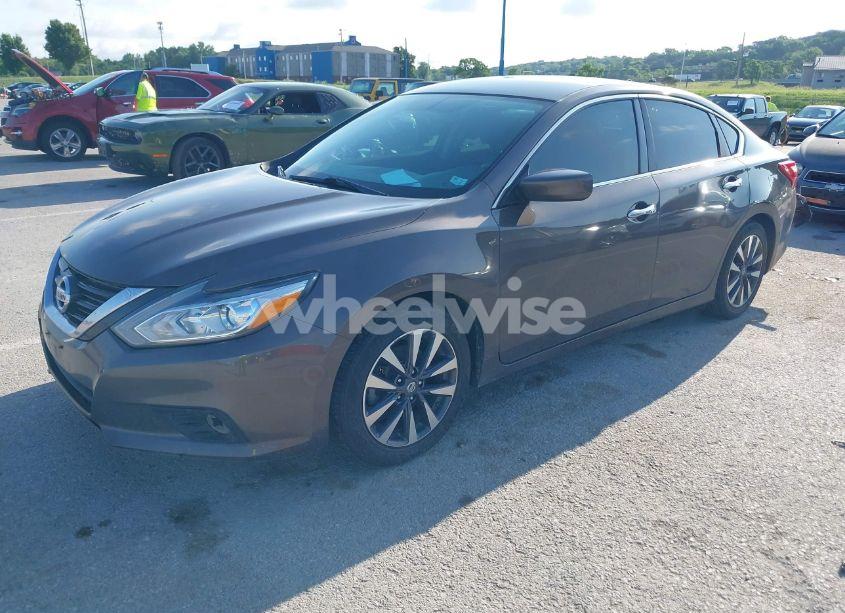 Photo 2 of 2017 Nissan Altima 2.5 SV (VIN 1N4AL3AP1HC170201)
