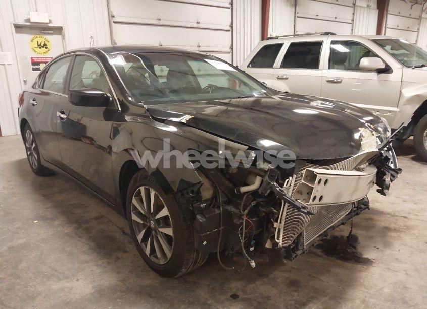 2017 Nissan Altima 2.5 SV (VIN 1N4AL3AP1HC173891) main photo