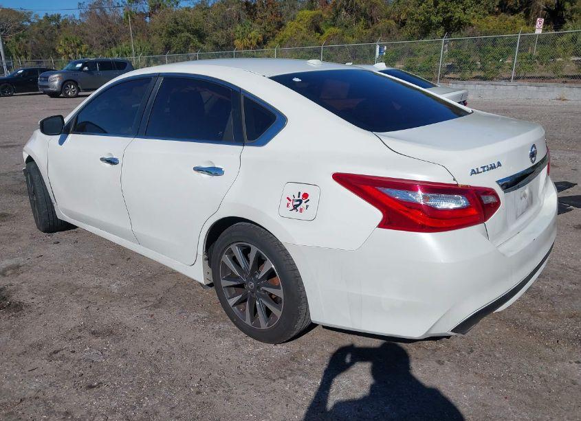 Photo 3 of 2017 Nissan Altima 2.5 SL (VIN 1N4AL3AP1HC186642)