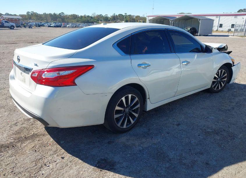 Photo 4 of 2017 Nissan Altima 2.5 SL (VIN 1N4AL3AP1HC186642)