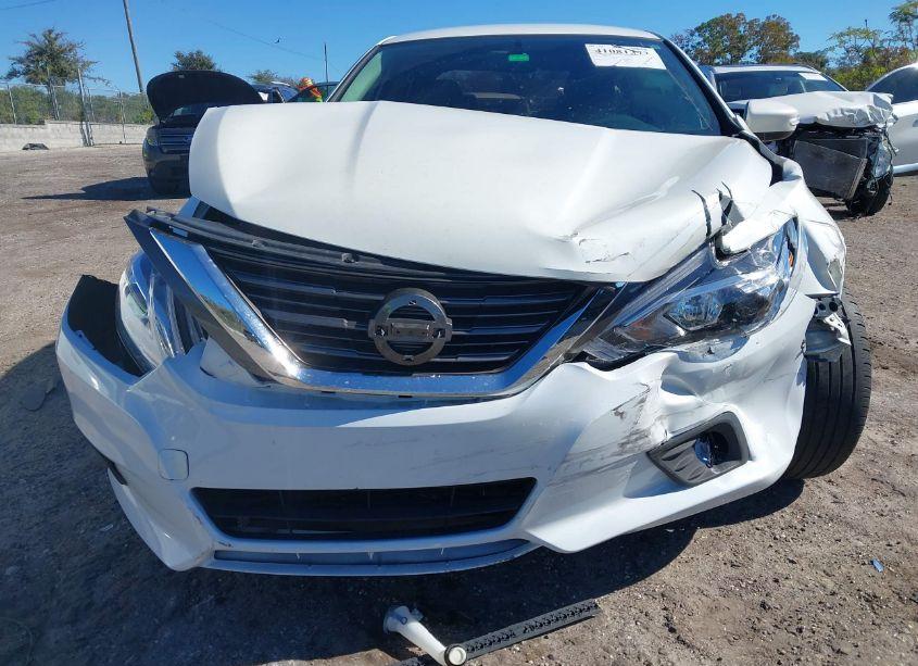 Photo 6 of 2017 Nissan Altima 2.5 SL (VIN 1N4AL3AP1HC186642)