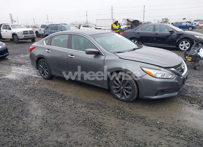 2017 Nissan Altima 2.5 SV (VIN 1N4AL3AP1HC187161) main photo
