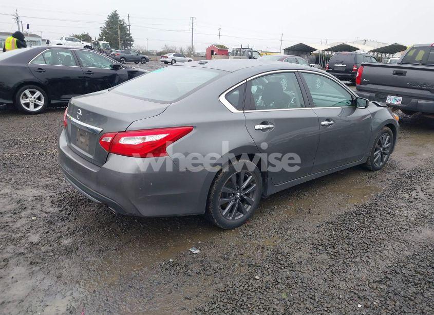 Photo 4 of 2017 Nissan Altima 2.5 SV (VIN 1N4AL3AP1HC187161)