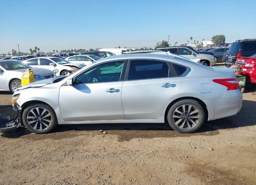 Photo 14 of 2017 Nissan Altima 2.5 SL (VIN 1N4AL3AP1HC200751)