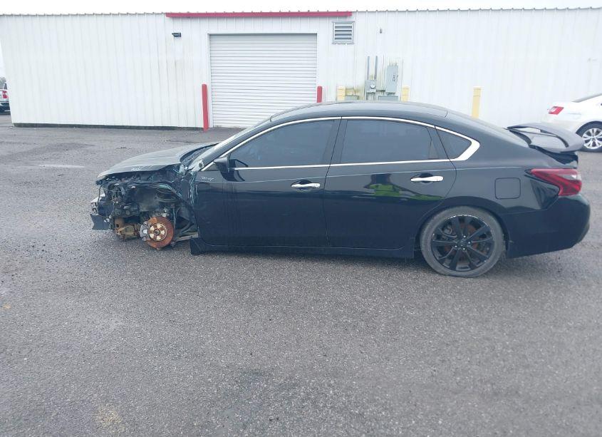 Photo 14 of 2017 Nissan Altima 2.5 SR (VIN 1N4AL3AP1HC205934)