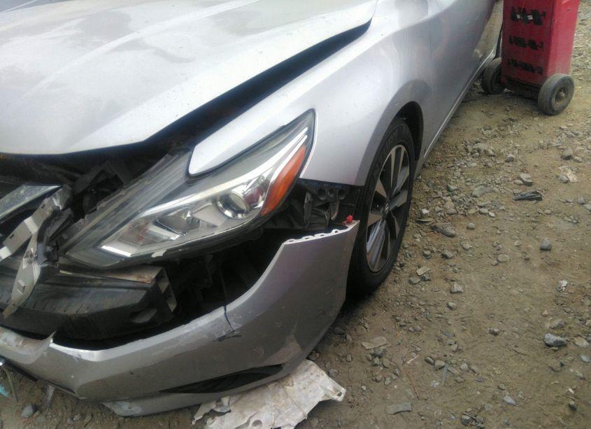 Photo 17 of 2017 Nissan Altima 2.5 SL (VIN 1N4AL3AP1HC213788)