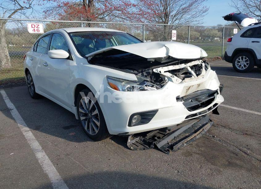 2017 Nissan Altima 2.5 SV (VIN 1N4AL3AP1HC225309) main photo