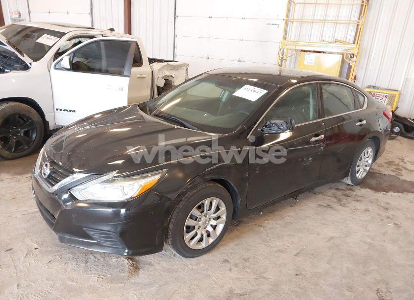 Photo 2 of 2017 Nissan Altima 2.5 S (VIN 1N4AL3AP1HC226332)