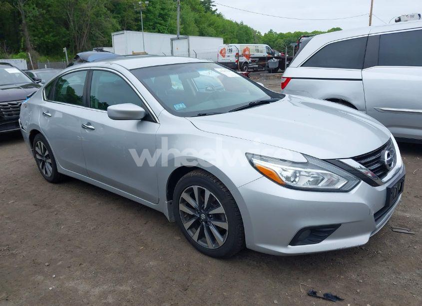 2017 Nissan Altima 2.5 SV (VIN 1N4AL3AP1HC236200) main photo