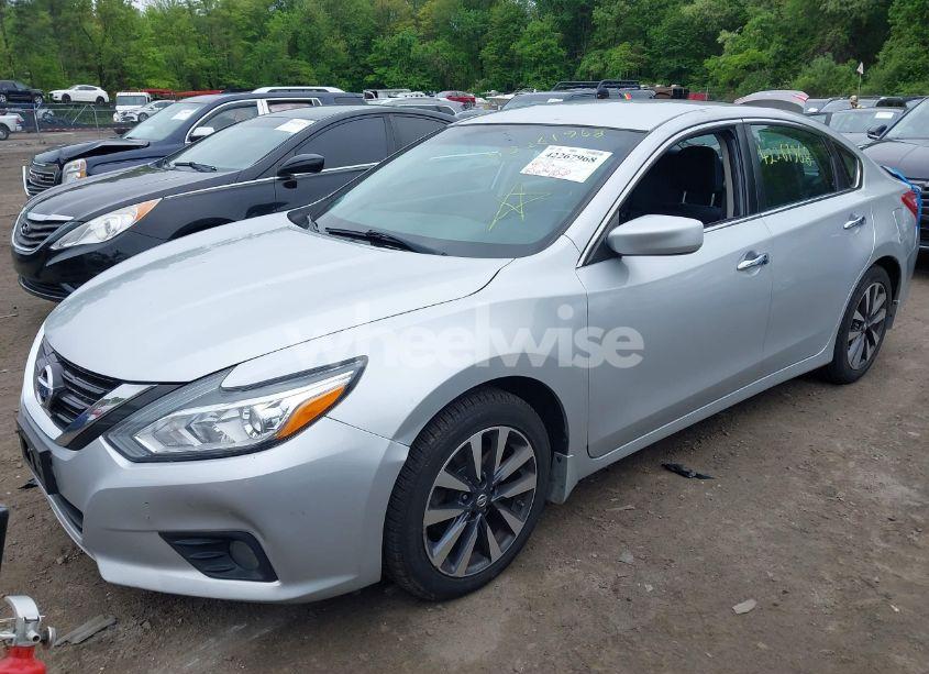Photo 2 of 2017 Nissan Altima 2.5 SV (VIN 1N4AL3AP1HC236200)
