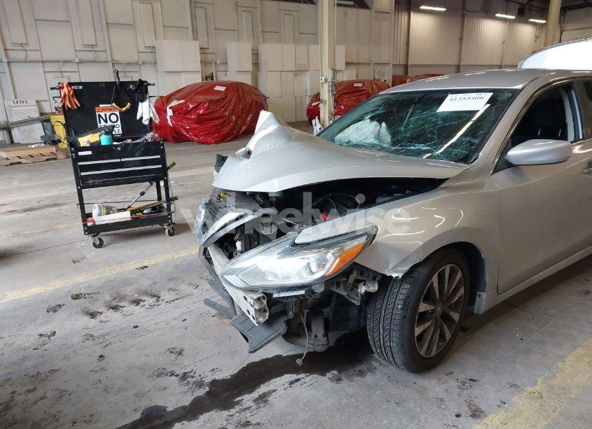 Photo 6 of 2017 Nissan Altima 2.5 SV (VIN 1N4AL3AP1HC239355)