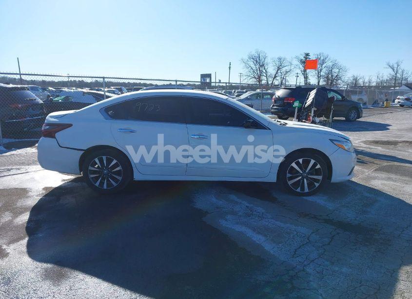 Photo 13 of 2017 Nissan Altima 2.5 S (VIN 1N4AL3AP1HC241011)