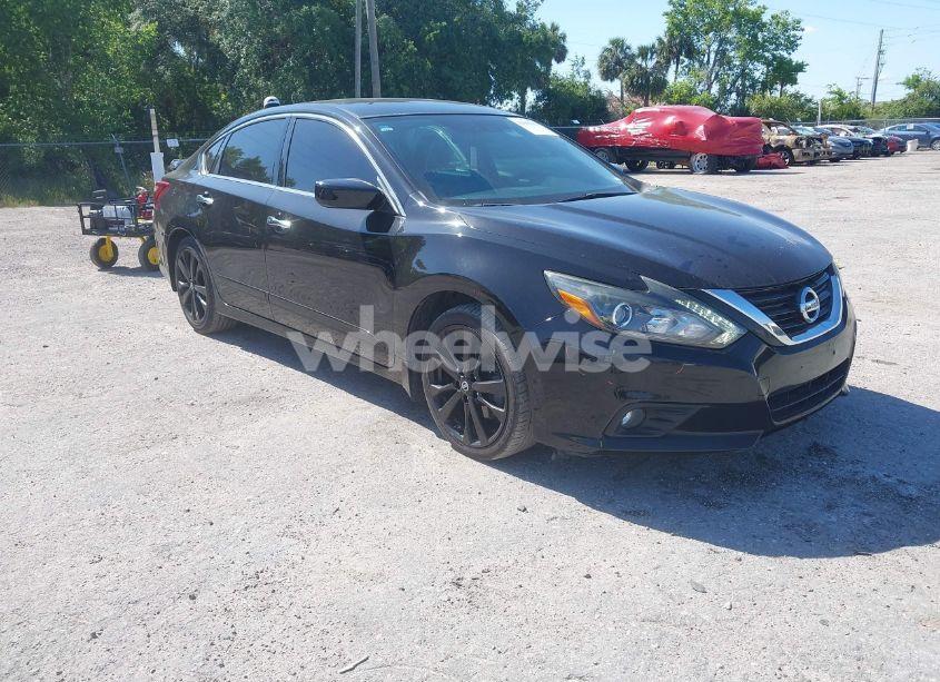 2017 Nissan Altima 2.5 SR (VIN 1N4AL3AP1HC242627) main photo