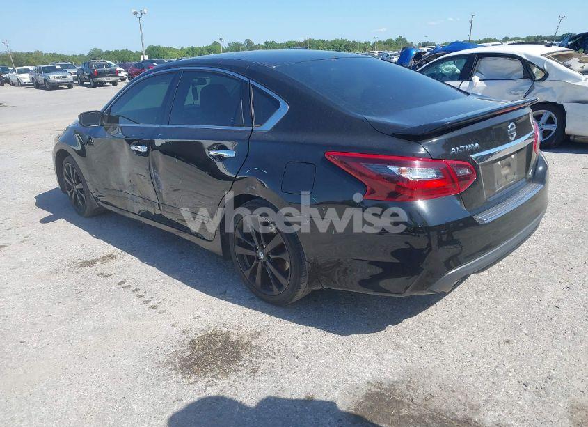Photo 3 of 2017 Nissan Altima 2.5 SR (VIN 1N4AL3AP1HC242627)