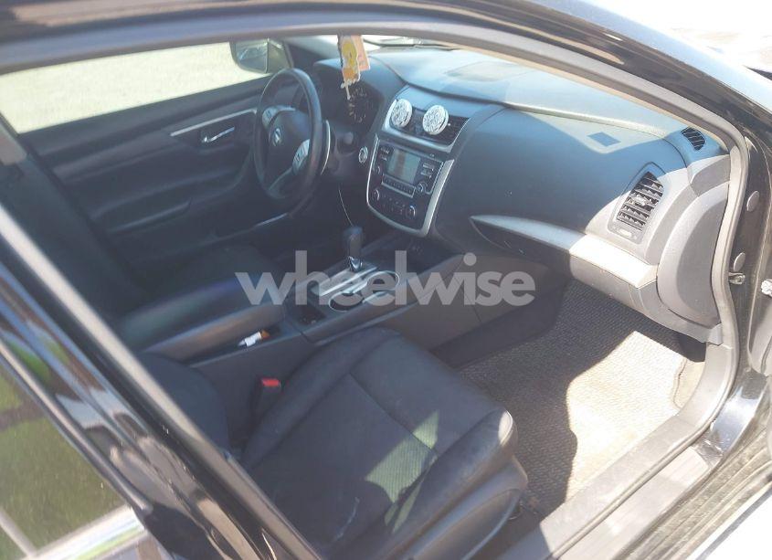 Photo 5 of 2017 Nissan Altima 2.5 SR (VIN 1N4AL3AP1HC242627)