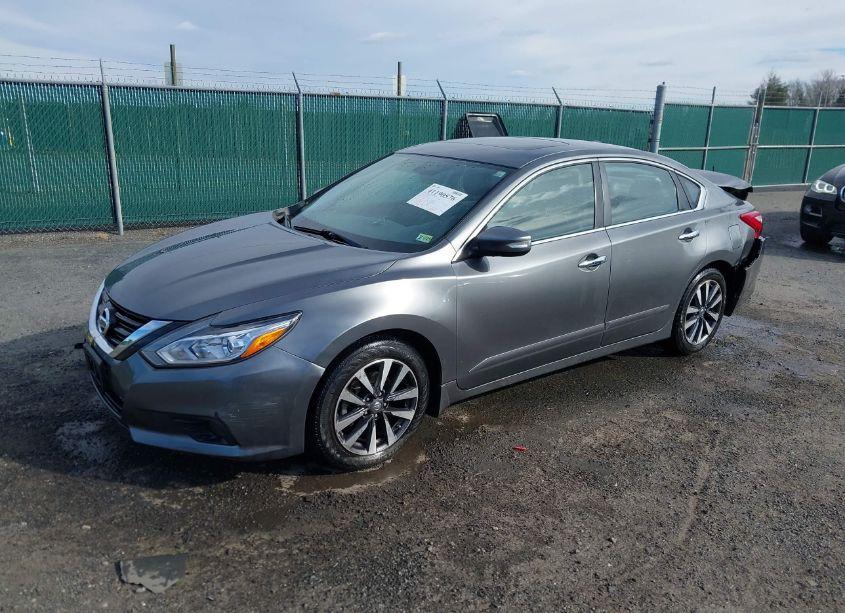 Photo 2 of 2017 Nissan Altima 2.5 SV (VIN 1N4AL3AP1HC251926)