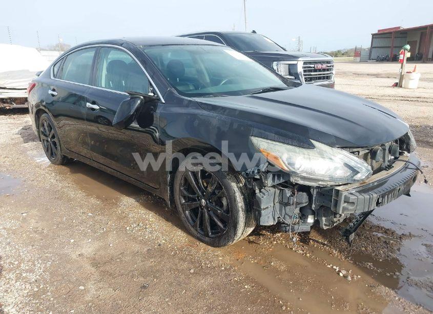 2017 Nissan Altima 2.5 SR (VIN 1N4AL3AP1HC271948) main photo
