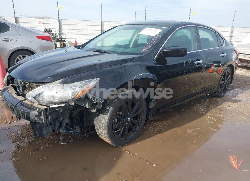 Photo 2 of 2017 Nissan Altima 2.5 SR (VIN 1N4AL3AP1HC271948)