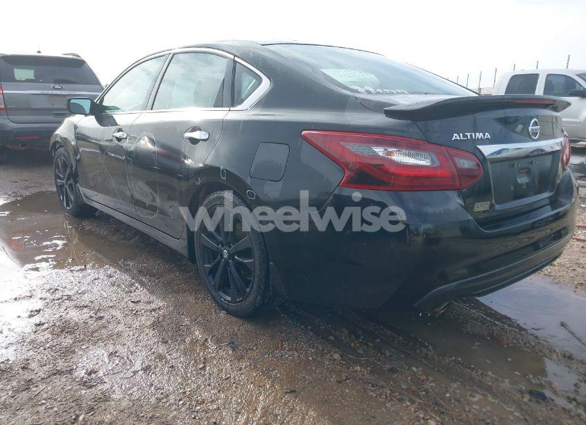 Photo 3 of 2017 Nissan Altima 2.5 SR (VIN 1N4AL3AP1HC271948)