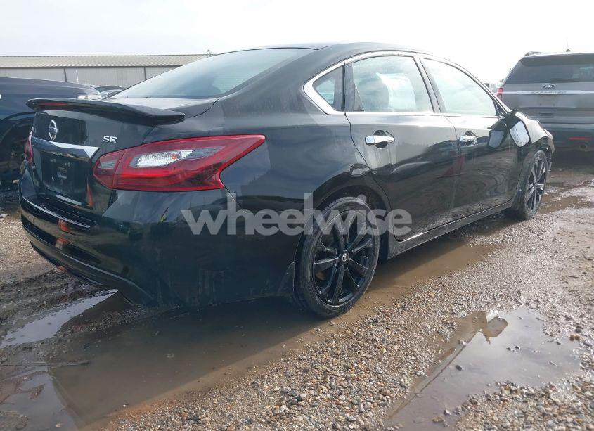 Photo 4 of 2017 Nissan Altima 2.5 SR (VIN 1N4AL3AP1HC271948)