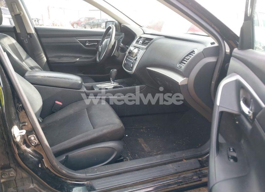 Photo 5 of 2017 Nissan Altima 2.5 SR (VIN 1N4AL3AP1HC271948)