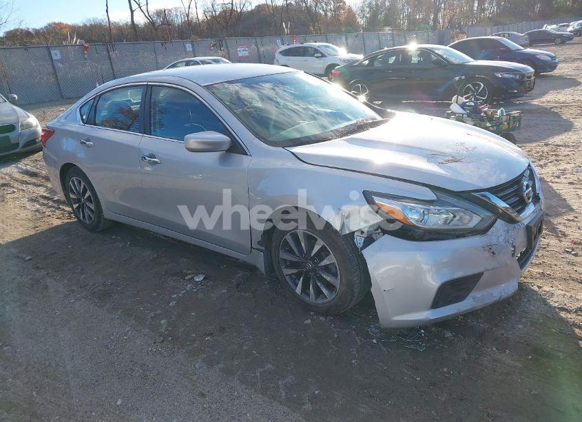 2017 Nissan Altima 2.5 SV (VIN 1N4AL3AP1HC275143) main photo