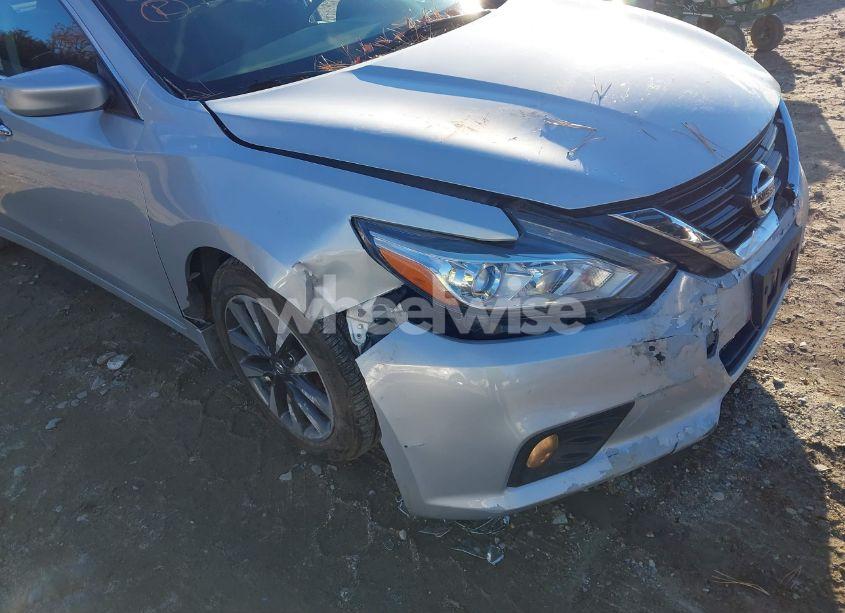 Photo 6 of 2017 Nissan Altima 2.5 SV (VIN 1N4AL3AP1HC275143)